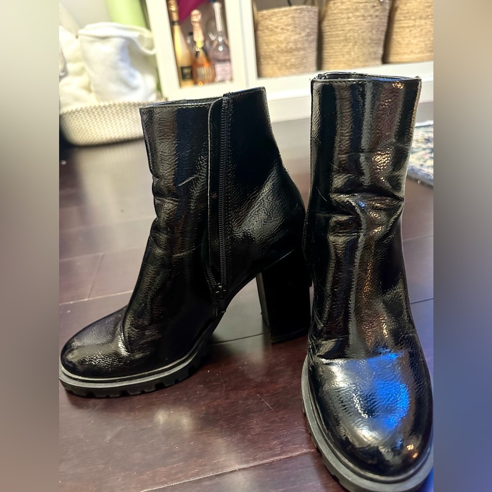 Forever 21 Black Faux Leather Booties Women’s 9.